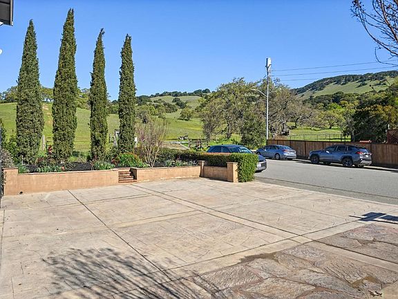 4th image of 445 San Carlos Way