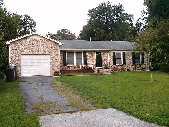 2nd image of 5 Leitzel Ct
