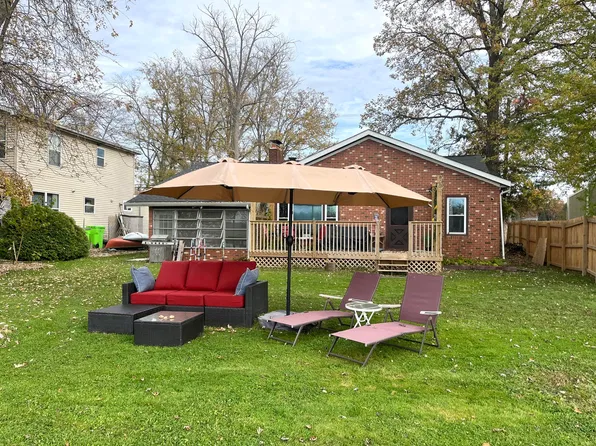 8802 Riverside Dr, Brighton, MI 48116