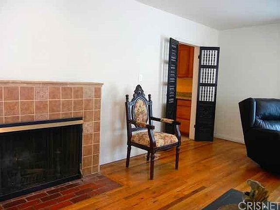 4th image of 6614 Farmdale Ave