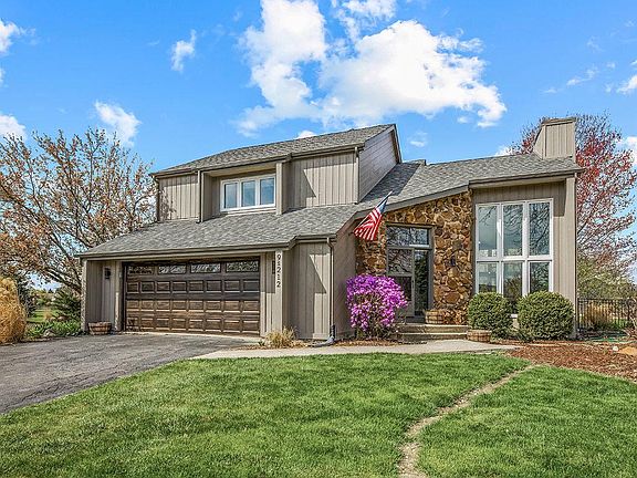 2nd image of 9S212 Chandelle Dr