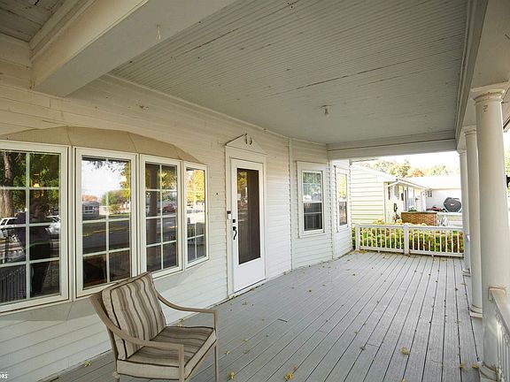 3rd image of 502 1st Ave W