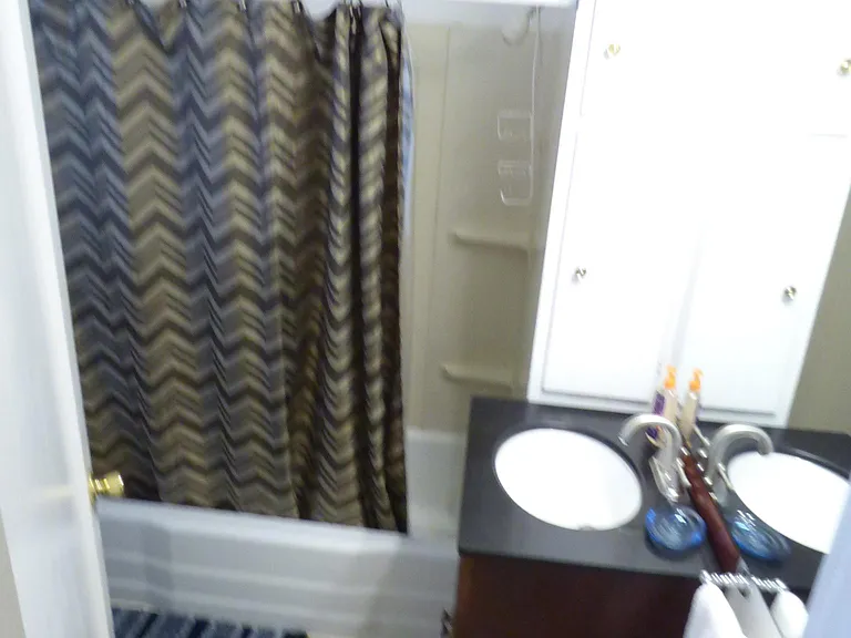 2121 Colby Ave #7 — Photo 16