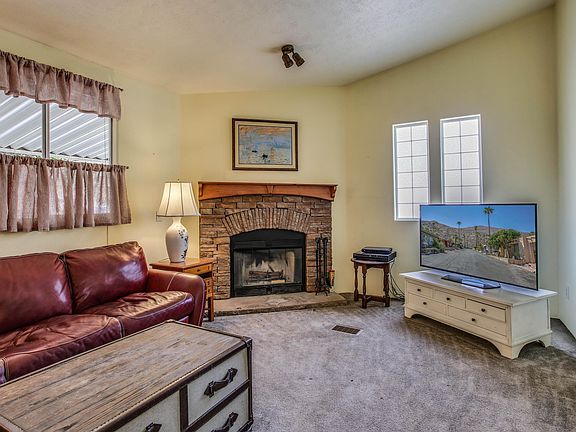 2nd image of 403 Onyx Dr