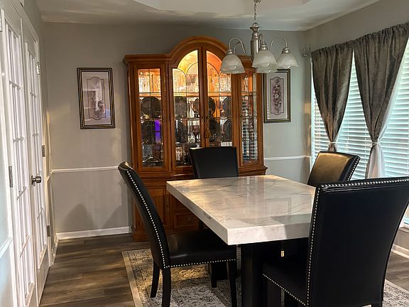 2nd image of 4005 Sunhill Dr
