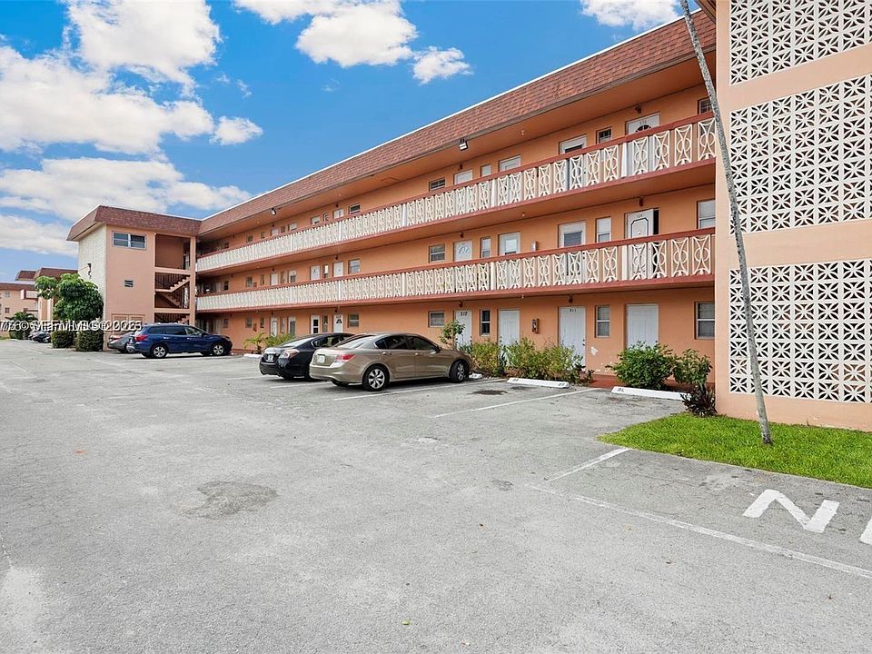 2nd image of 18900 NE 3rd Ct APT 510