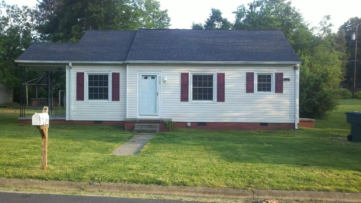 3 bed, 1092 sqft, $1,450 — Photo 1