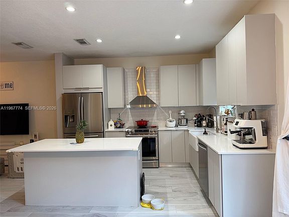 4th image of 11536 NW 43rd Ter