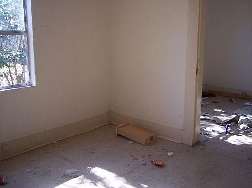 5th image of 209 LOCKHART ST