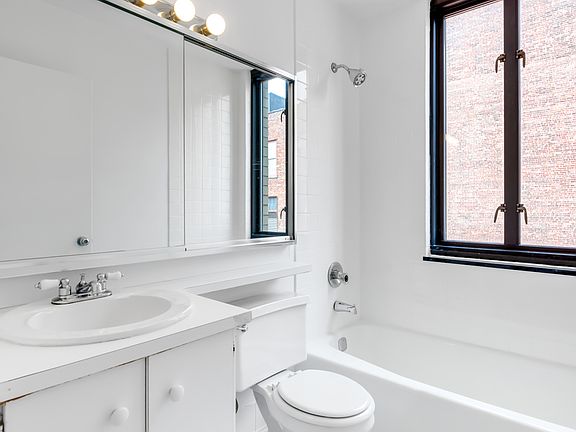 5th image of 407 Park Ave S APT 26D