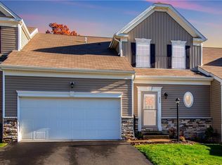 226 Cherry Bark Dr, Natrona Heights, PA