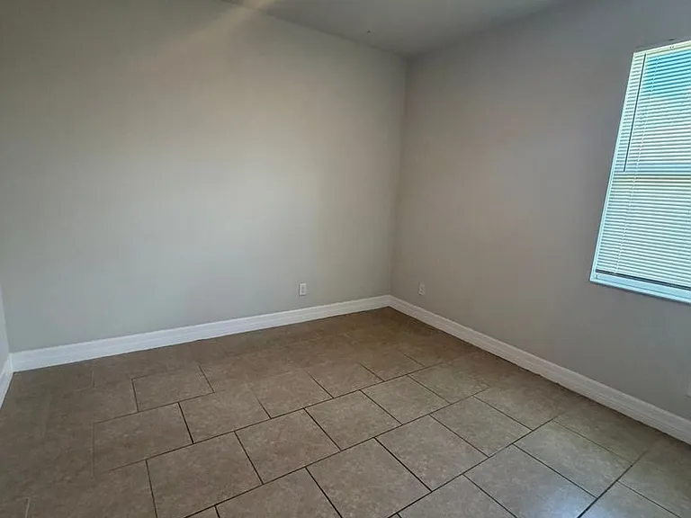 1031 San Cristobal Ave — Photo 7