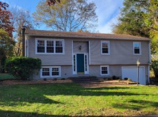 64 Forbes St, Warwick, RI 02886