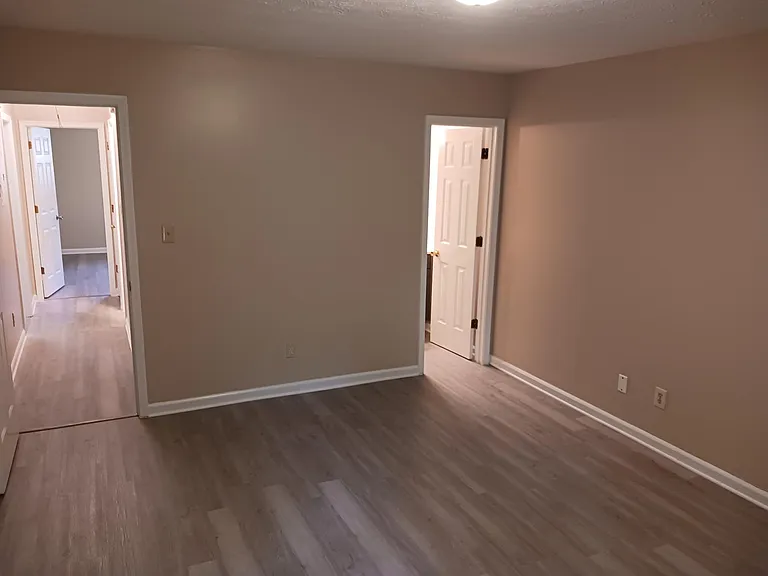 506 Charleston Ln — Photo 11