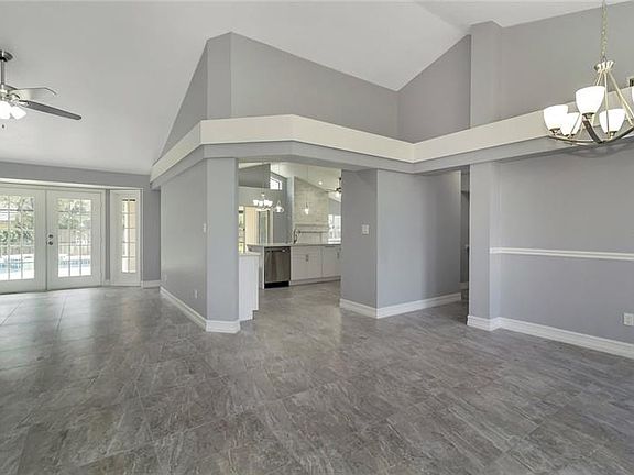 4th image of 319 Oakwood Ct