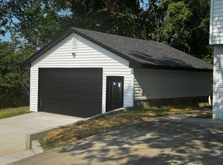 326 Tomahawk Rd, Jefferson City, MO 65101