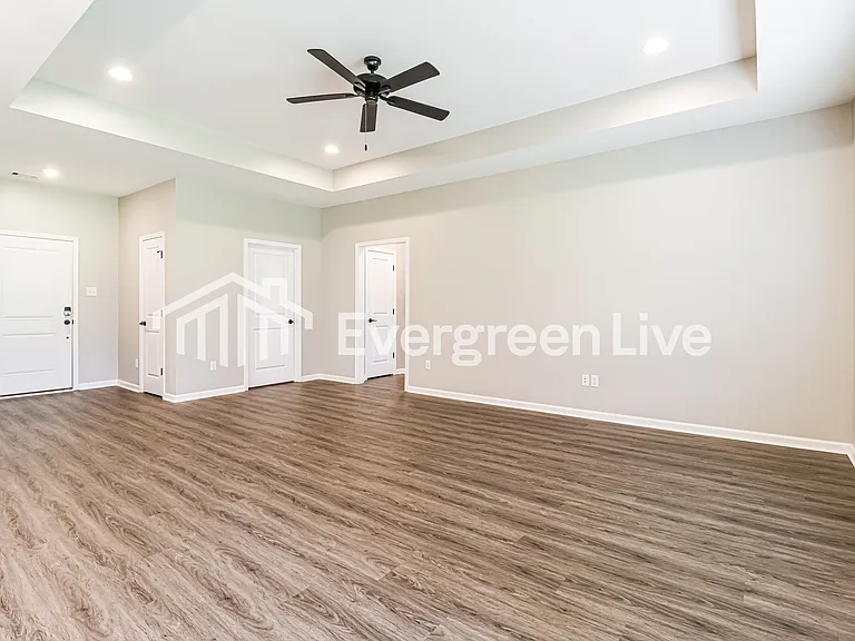 4521 Western Woods Dr — Photo 3