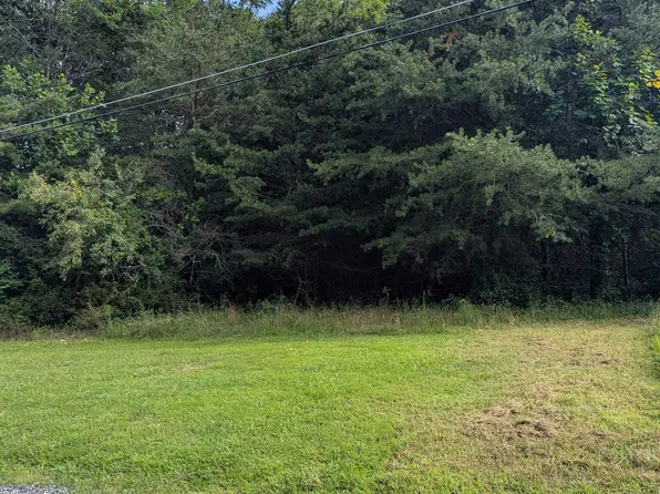 62 Lake Dr, Crimora, VA 24431