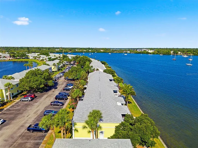 201 Pompano Dr SE #C — Photo 49