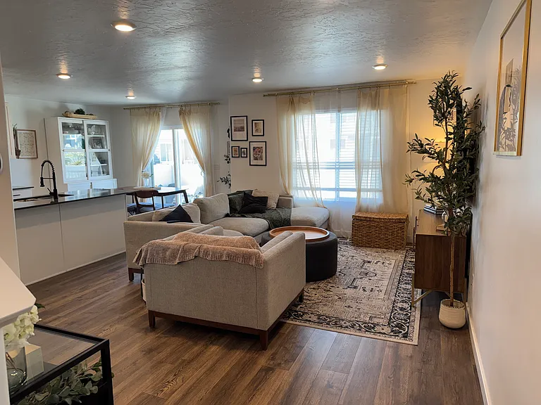 1014 W Fox Run Ave — Photo 4