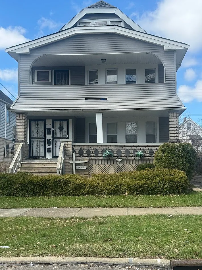 3 bed, 1100 sqft, $1,650 — Photo 1