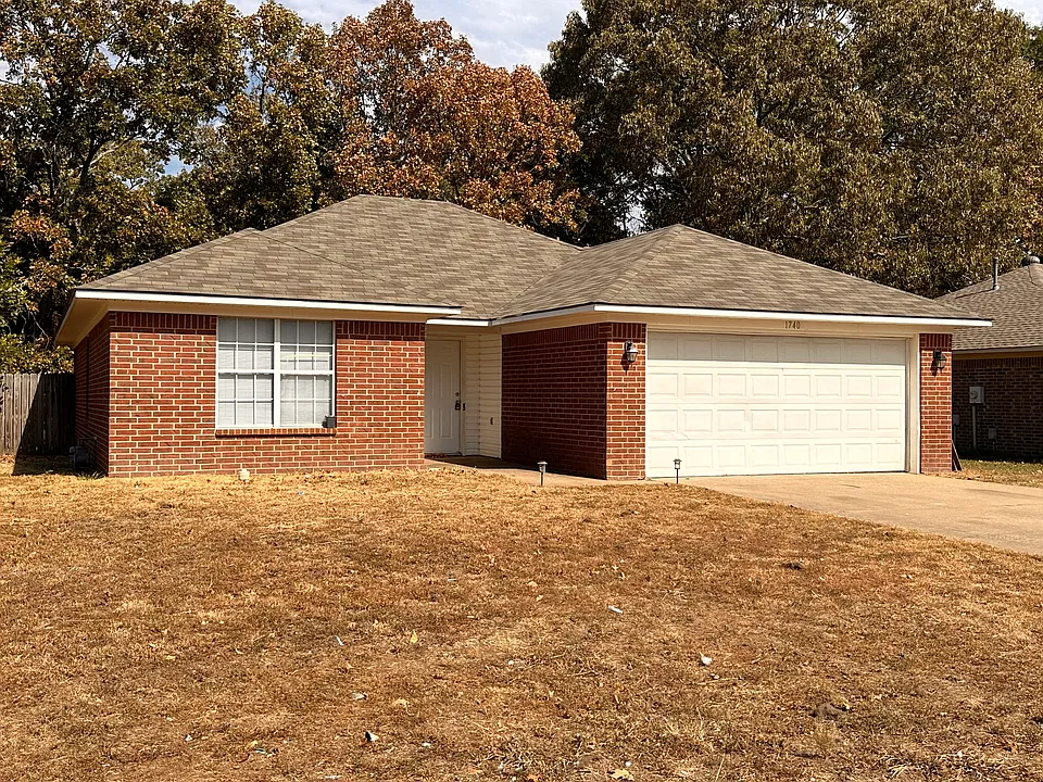 1740 Southern Hills Dr