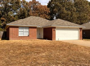 1740 Southern Hills Dr, Conway, AR 72034