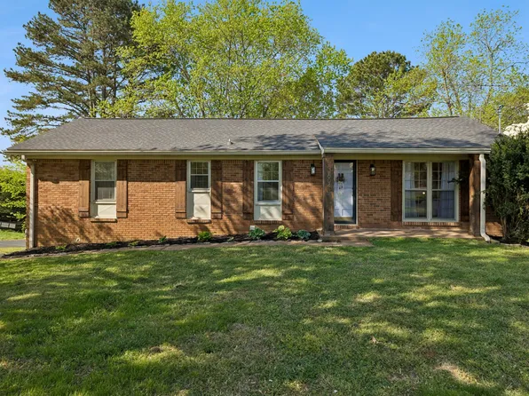 604 Blue Ridge Dr, Columbia, TN 38401