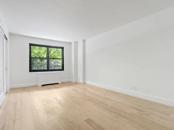 142 West End Avenue 2U image 19 of 20