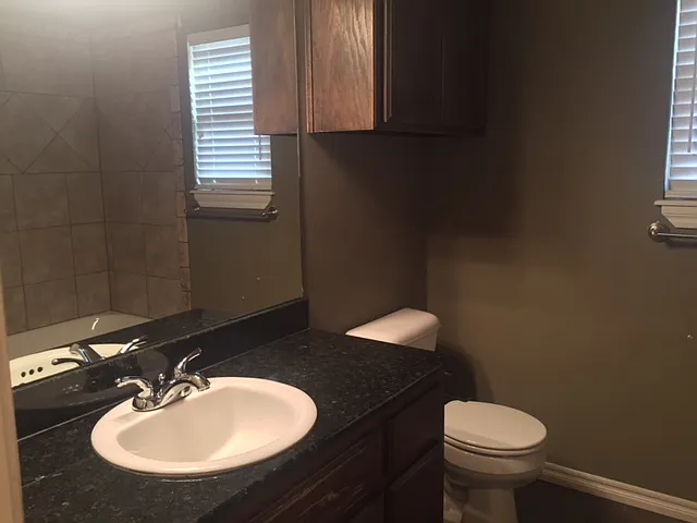2809 NE 129th St — Photo 14