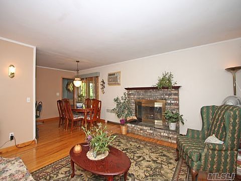 4th image of 48 Morris Ave