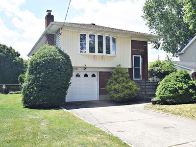 876 Madison Place, Merrick, NY, 11566