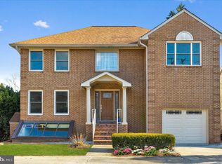 8933 Colesville Rd, Silver Spring, MD 20910