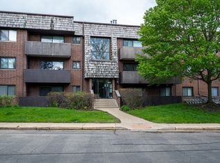 500 Timber Ridge Dr APT 202A, Carol Stream, IL 60188