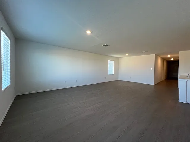 531 Paris St — Photo 8