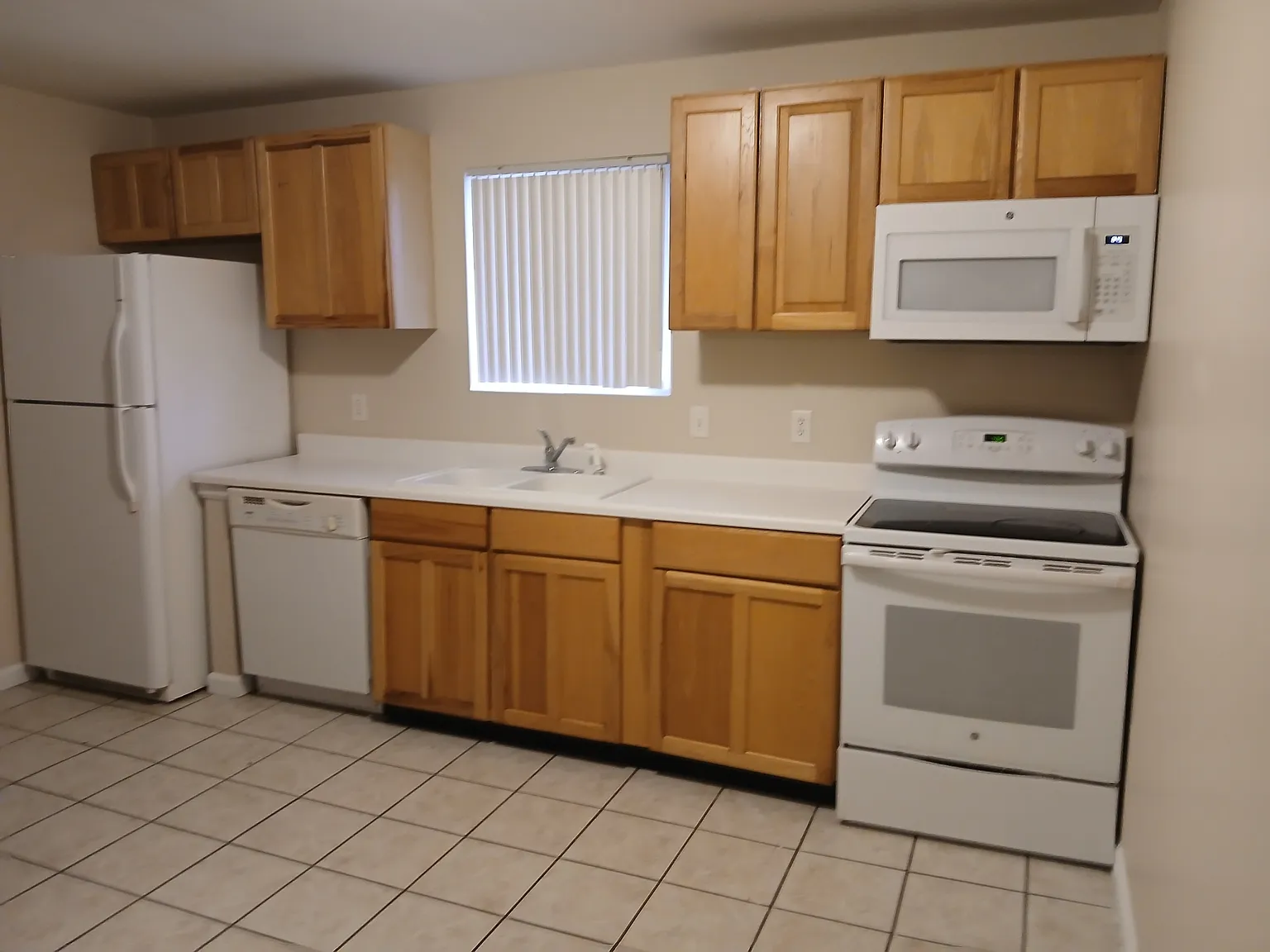 211 Greenbriar Rd - 4 — Photo 2