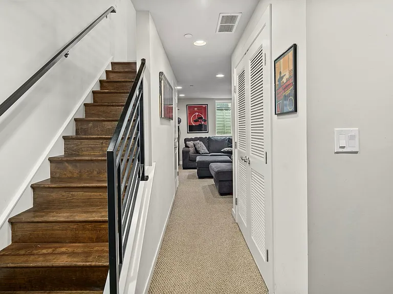 101 Mercy St — Photo 29