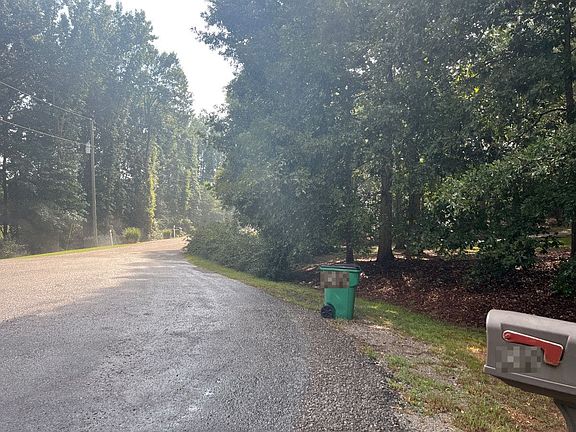 4th image of 295 Green Acres Cir