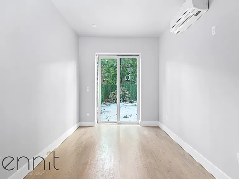 338 E 28th St #BACKYARD — Photo 6