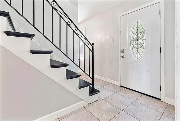 421 Holy Cross Pl — Photo 11