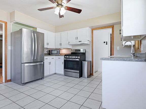 3rd image of 1118 Blakely St
