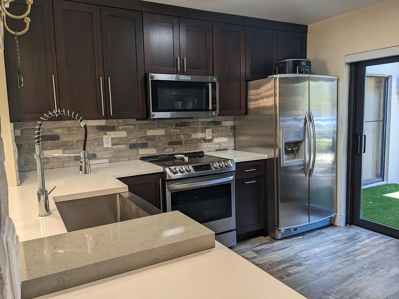 2 bed, 2.0 bath, 1200 sqft, $2,600 — Photo 1