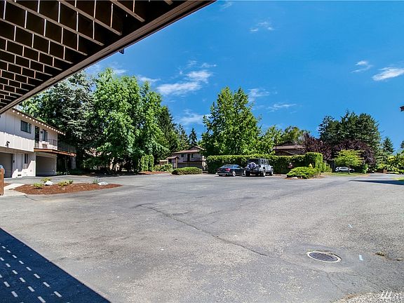 3rd image of 2812 Garden Ct APT C