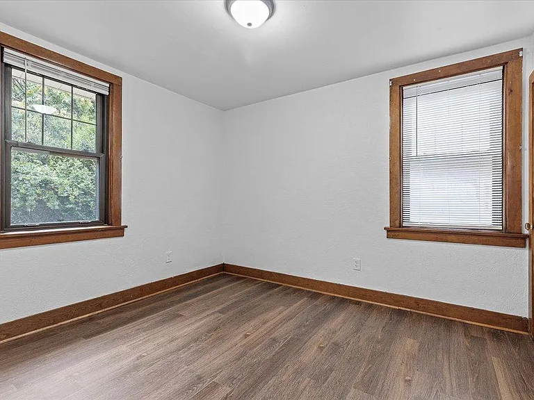 3033 Brentwood Ave — Photo 17