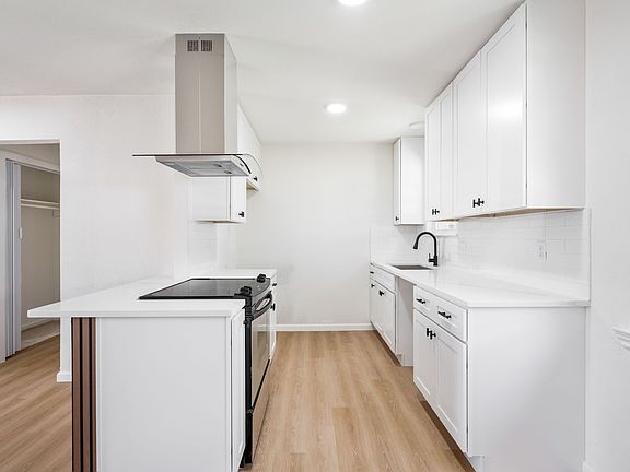 3rd image of 3039 Mason Dr