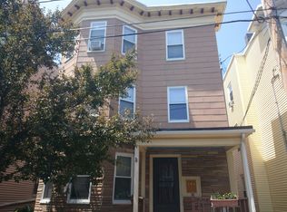 17 Raven St, Dorchester, MA 02125