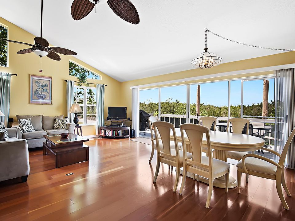 1st image of 567 Oceanside Ct