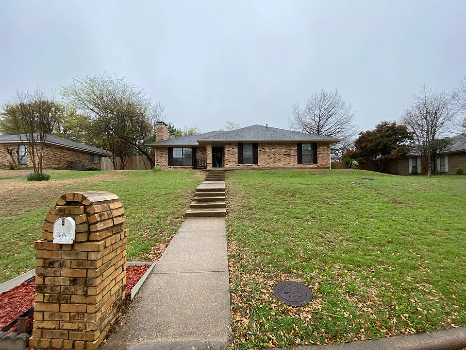 307 Wildwood Ln