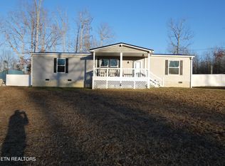 1554 George Branch Dr, Monterey, TN 38574