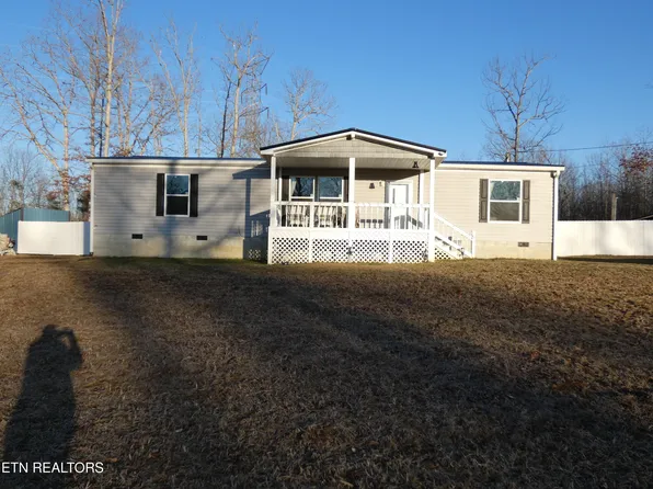 1554 George Branch Dr, Monterey, TN 38574